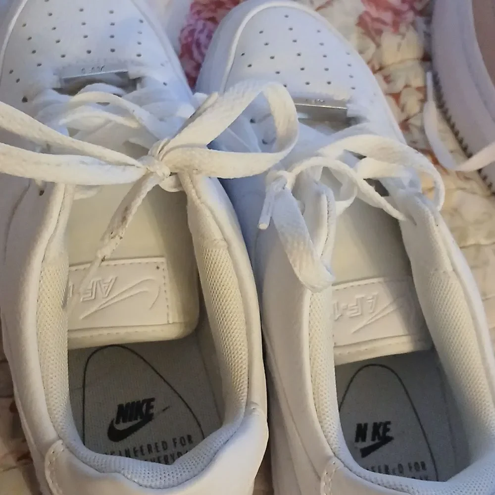 Nike   - Picture 7 of 7